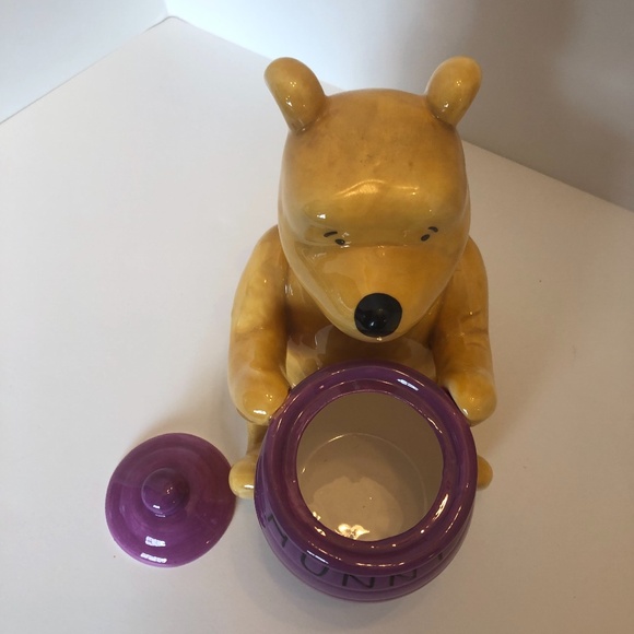 Classic Winnie The Pooh Ceramic Figure With Covered Jar - Picture 2 of 8